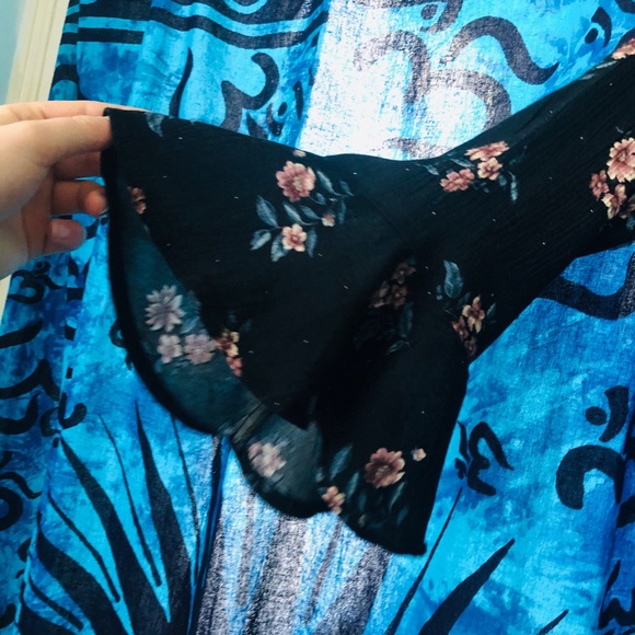 Floral blouse - Picture 6 of 6